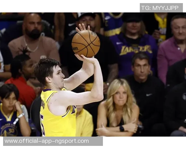 里夫斯回忆浓眉被交易时的反应称以为是玩笑话