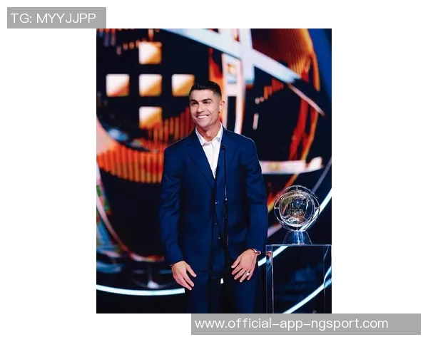 C罗荣获葡萄牙环球声望奖赞扬其辉煌职业生涯成就 C罗荣获葡萄牙环球声望奖赞扬其辉煌职业生涯成就