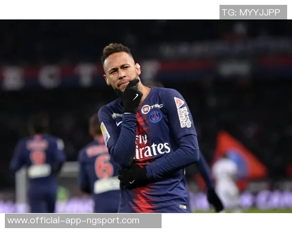 内马尔厕所不关门的趣事让我大开眼界,原来他一直都是这样的人