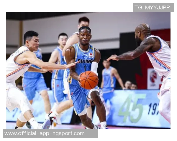 加尔扎谈马祖拉轮换策略坦言跌出阵容也能期待机会来临