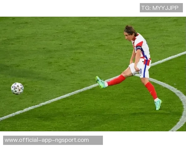 36岁佩里西奇依然火力全开在PSV出场57次打入20球展现实力